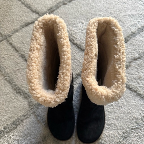 UGG AUSTRALIA KARYN CUFF SHEEPSKIN BOOT BLACK SUEDE WOOL WATER RESISTANT 9 - Picture 11 of 12